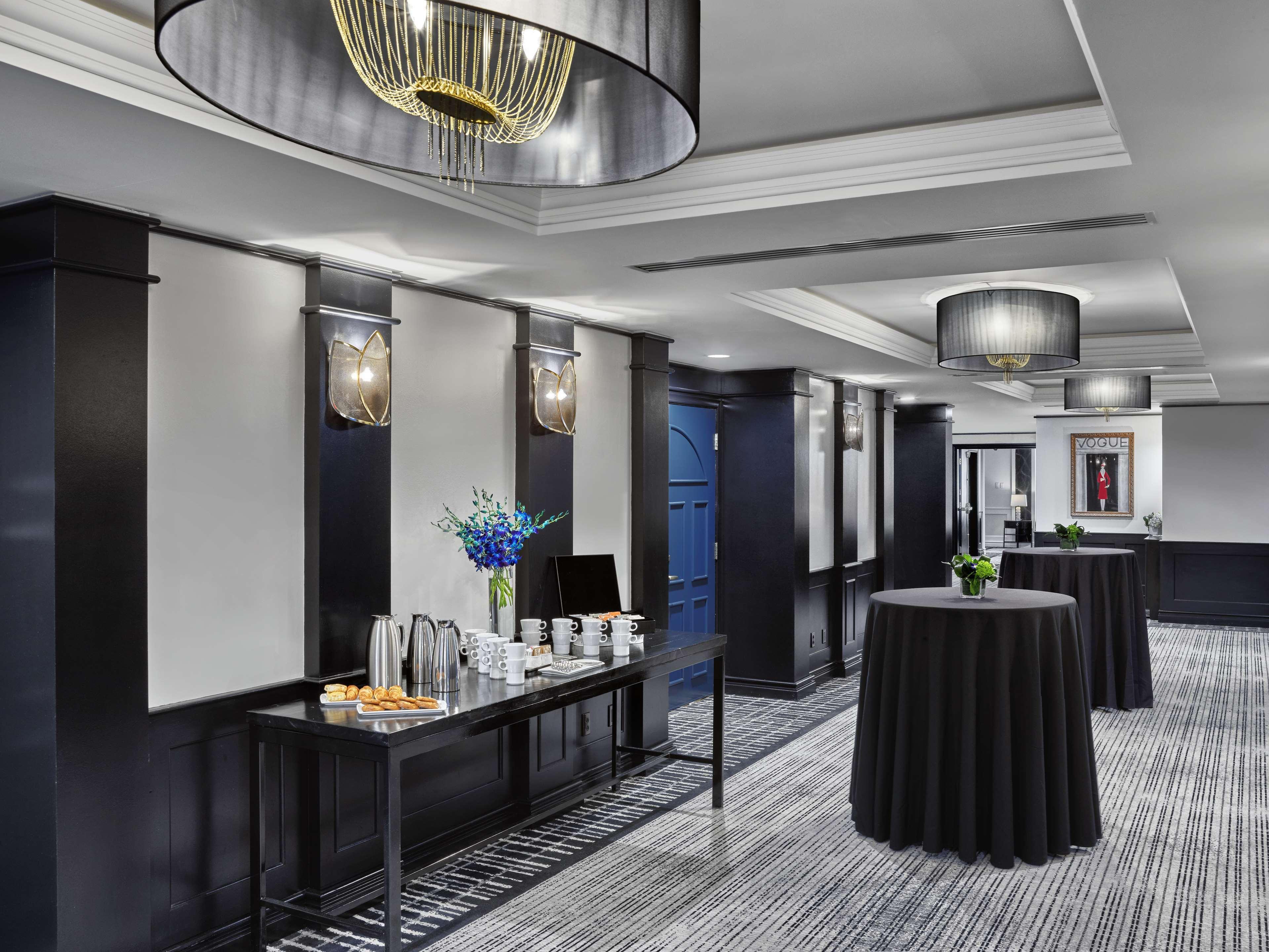 Vogue Hotel Montreal Downtown, Curio Collection By Hilton Esterno foto